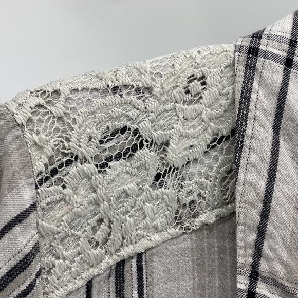 Lane Bryant gray plaid lace detail hi low button Down loose fit casual sz 18 - Picture 3 of 11
